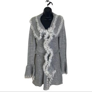 Tempo Paris Gray and White Women's Sweater